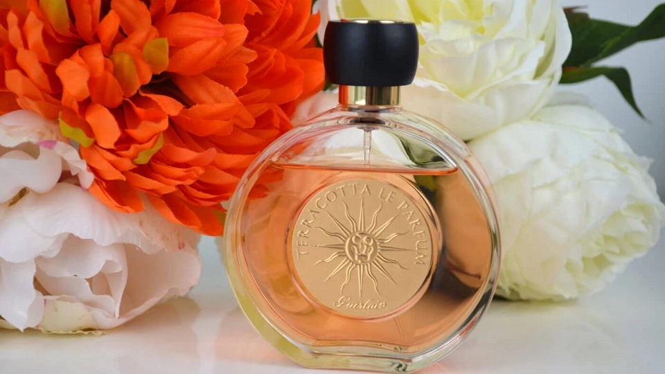 راه های افزایش ماندگاری عطر و ادکلن